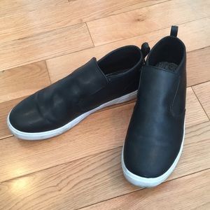 Ankle high sneakers